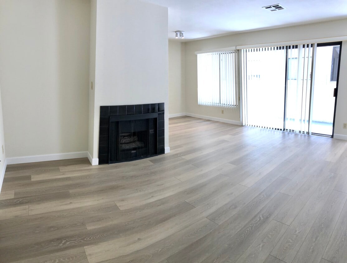 LIVING ROOM - 1749 Federal Ave