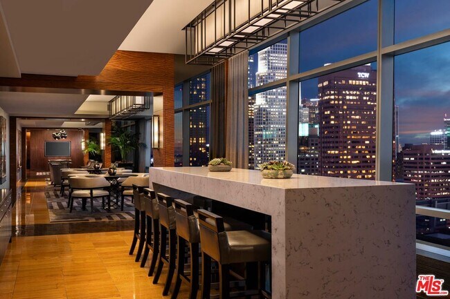 Foto del edificio - 900 W Olympic Blvd