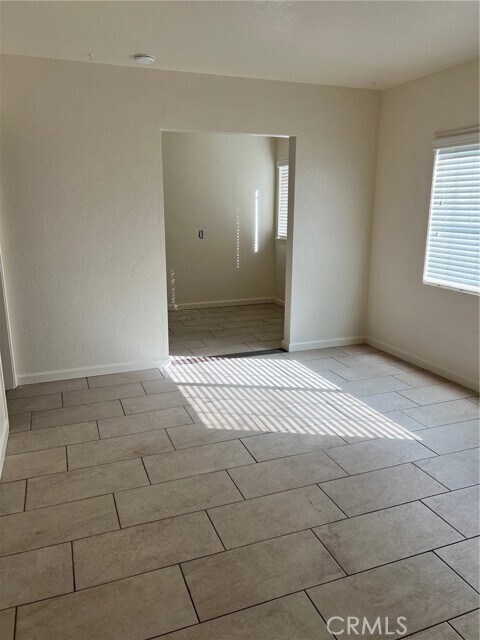 Foto del edificio - 635 W 17th St