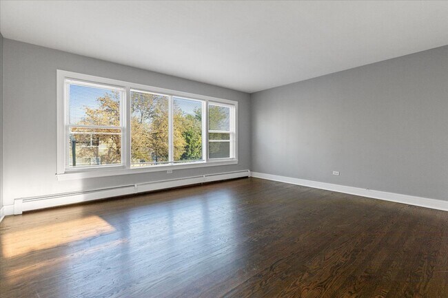 Foto del edificio - 5834 W Montrose Ave