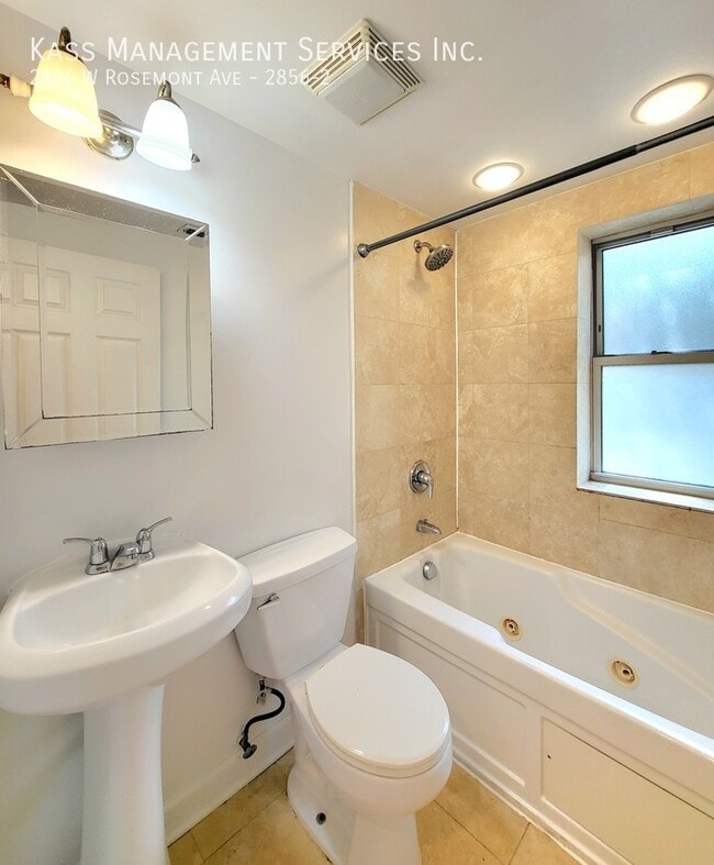 Building Photo - 2856 W Rosemont Ave