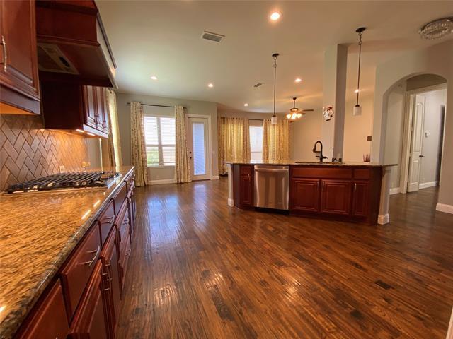 Building Photo - 2425 Lynbridge Dr