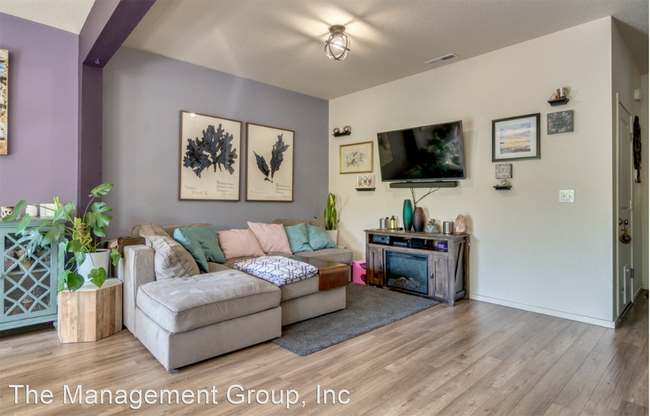 Building Photo - 3 br, 2.5 bath House - 8613 NE 14th Avenue