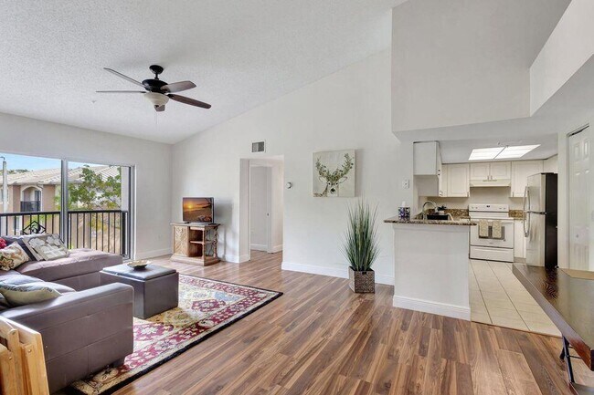 Foto del edificio - 1400 Crestwood Ct S