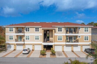 Building Photo - 5041 Royal Palms Wy