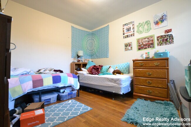 Building Photo - 1999 Commonwealth Ave