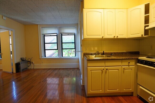 Building Photo - 1455 Beacon St