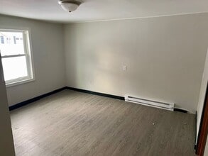 Building Photo - 213 S 2nd St