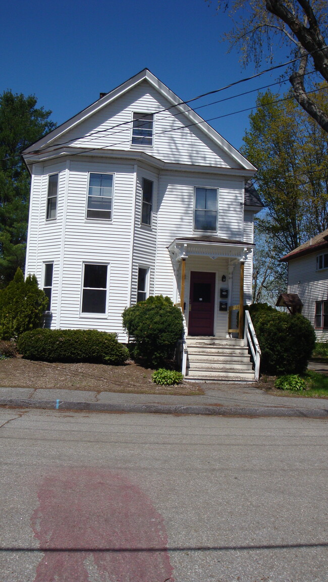 Building Photo - 10 Maple St