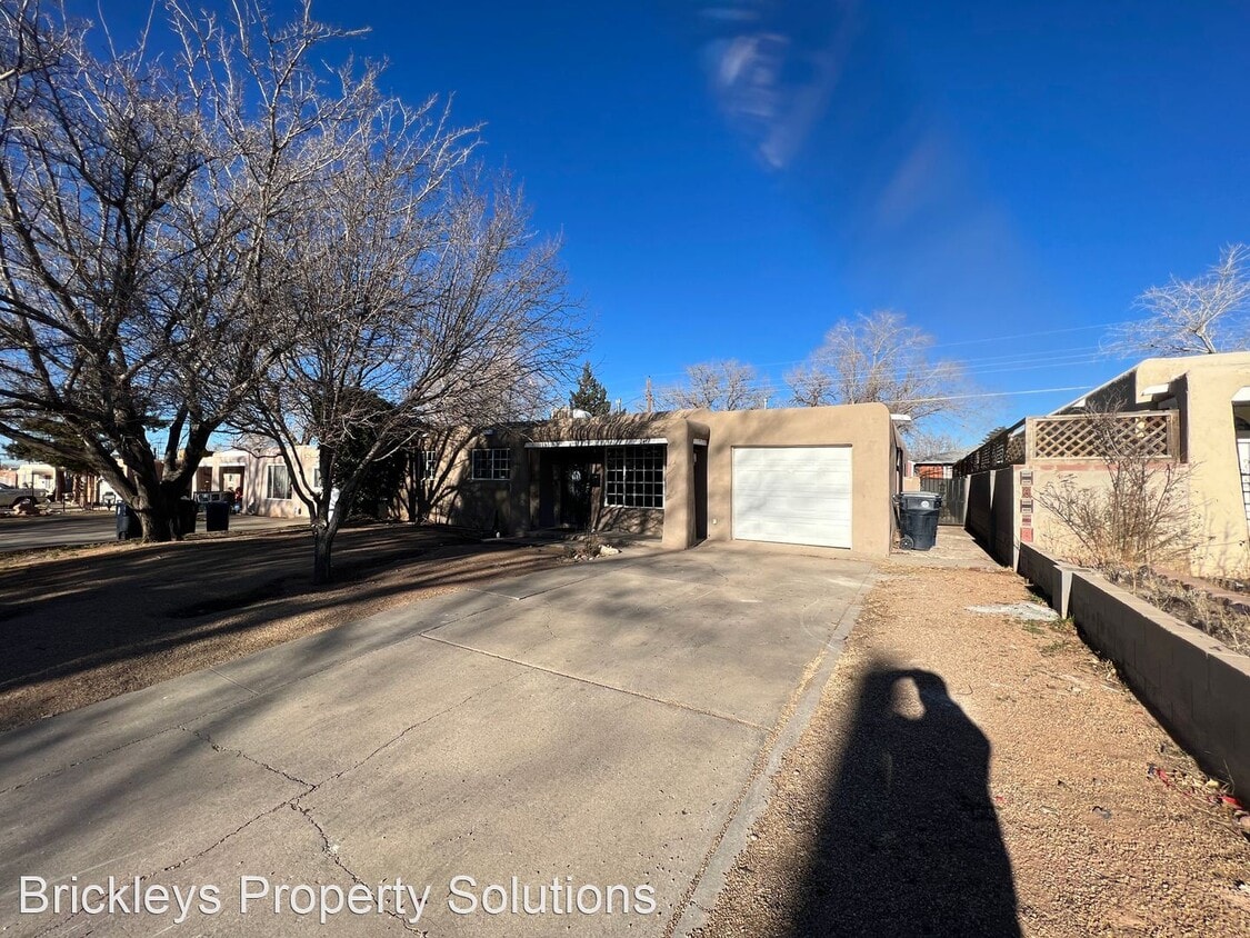 2417 Britt St NE, Albuquerque, NM 87112