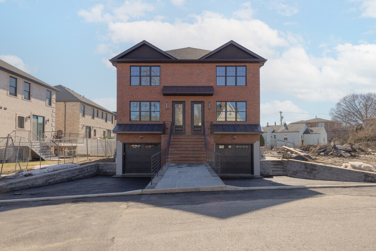 Photo - 7 Victoria Ln (Yonkers, NY)