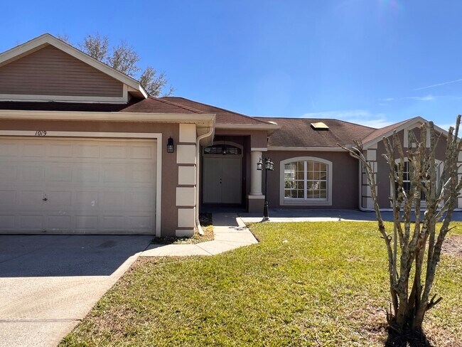 Foto del edificio - 1019 Derbyshire Dr