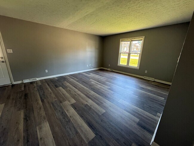 Building Photo - 410 Western Green Ave