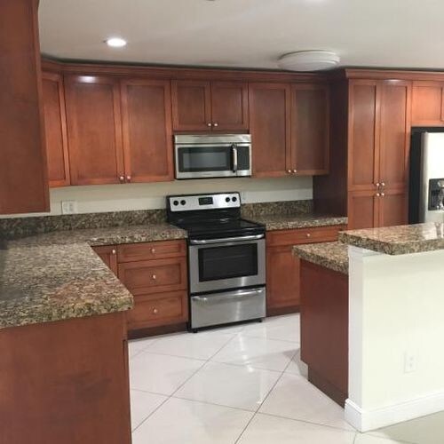 Building Photo - 881 Camellia Dr