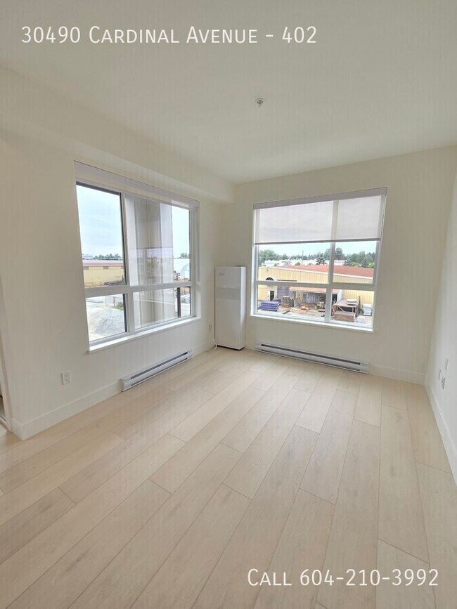 Photo du bâtiment - Brand New Condo With Two Parking