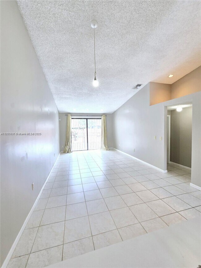 Foto del edificio - 6708 NW 193rd Ter