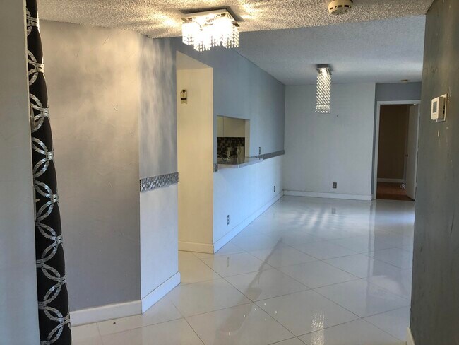 Foto del edificio - 10730 NW 14th St