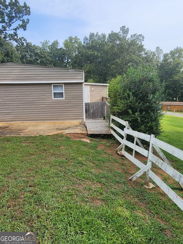 Primary Photo - 1373 Elm Cir