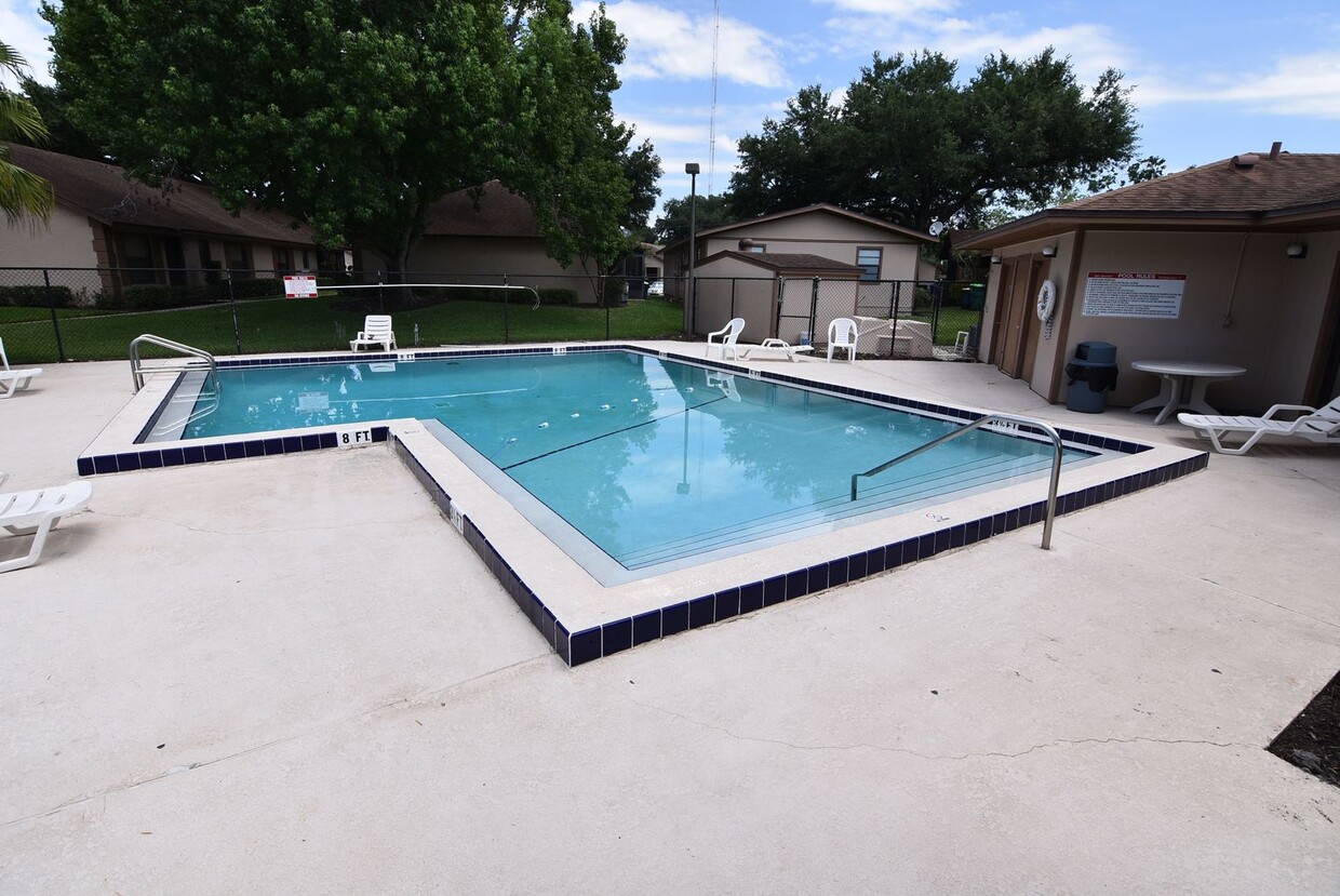 Building Photo - 2 Bed/2 Bath Villa in Townhomes of Winter ...