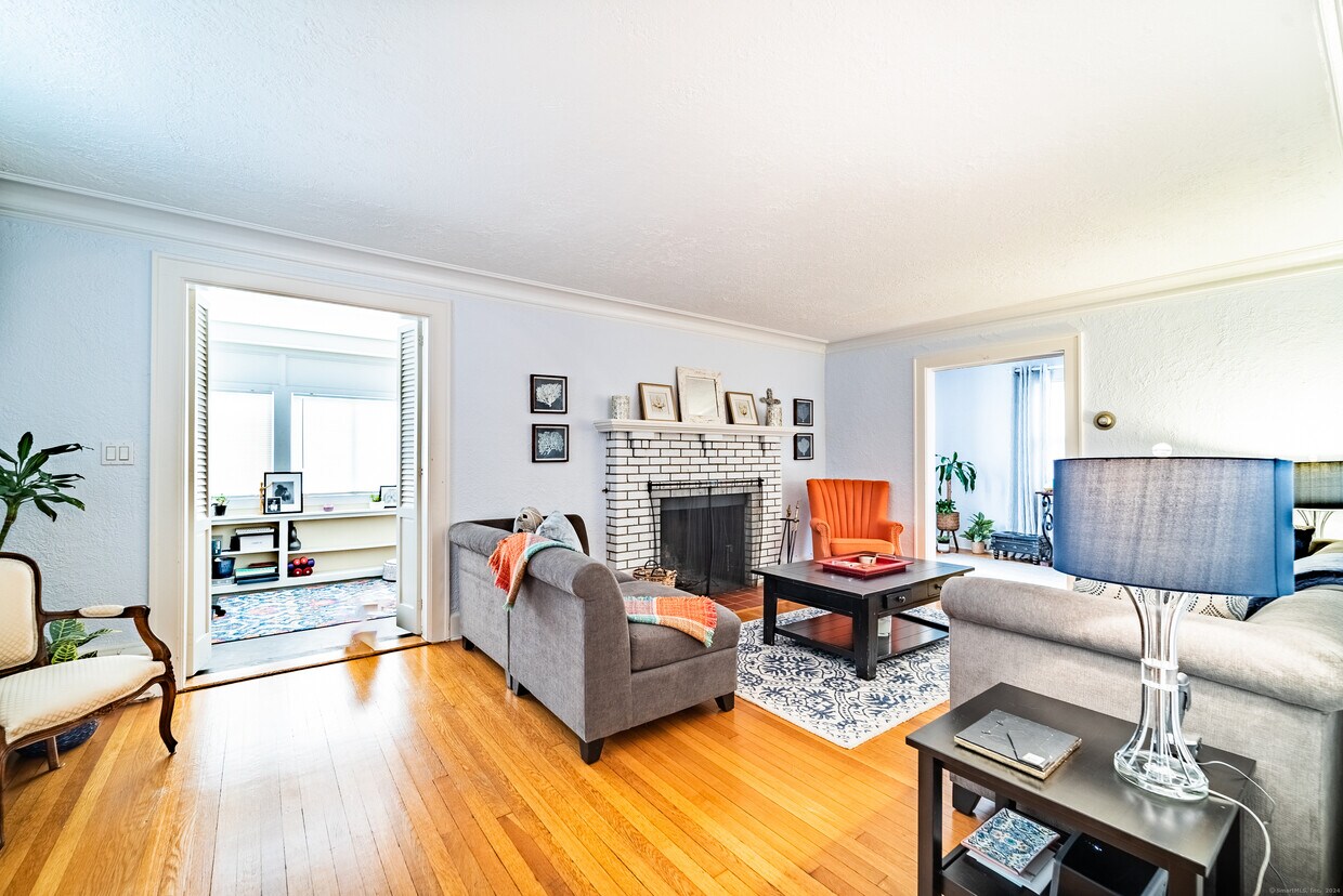 Primary Photo - 51 Orchard Pl