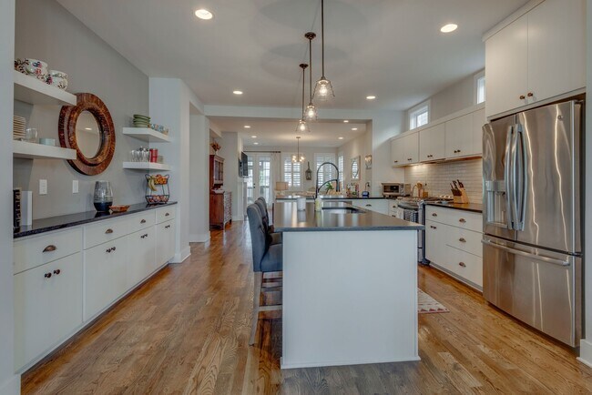 Foto del edificio - 3505B Wrenwood Dr