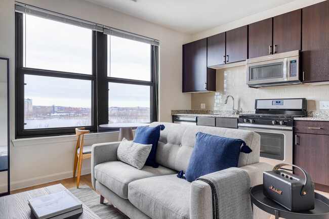 Foto del edificio - 333 Great River Rd