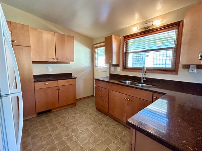 Foto del edificio - Upper Rainier Beach Home