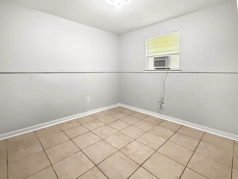 Building Photo - 524 Starrett Rd