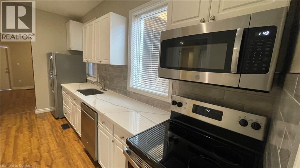 Photo principale - 141 Wellington St N