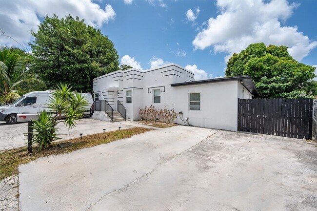 Foto del edificio - 9050 NW 31st Ave