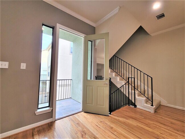 Building Photo - 4217 Koehler St