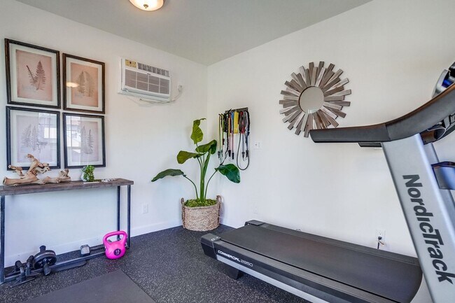 Foto del interior - 4040-4060 S Hoover St (B)