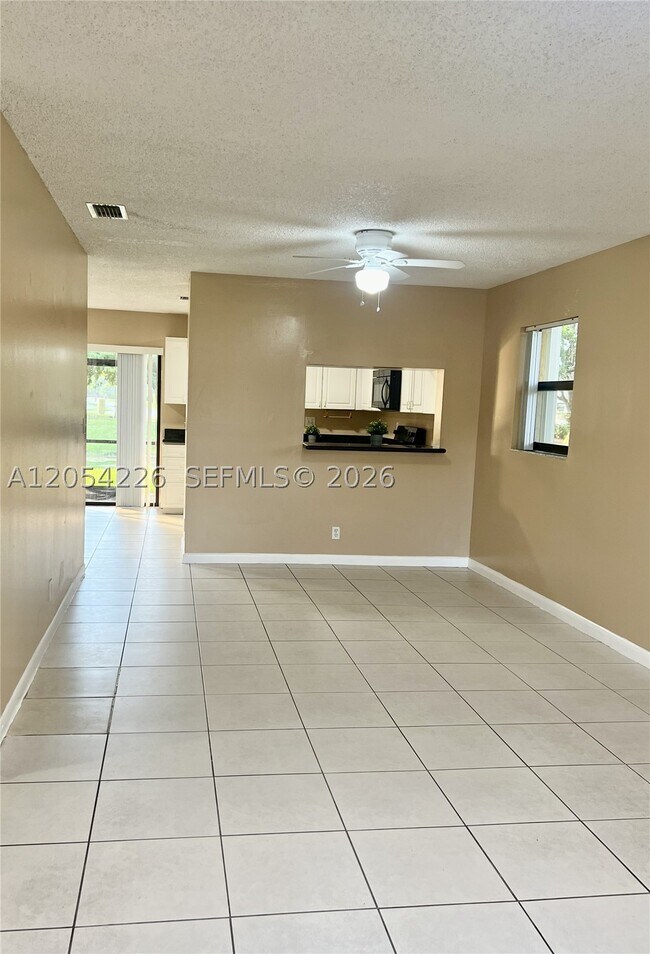 Foto del edificio - 4613 NW 91st Ave