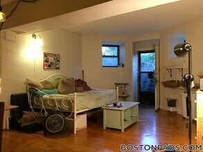 Building Photo - 1728 Beacon St