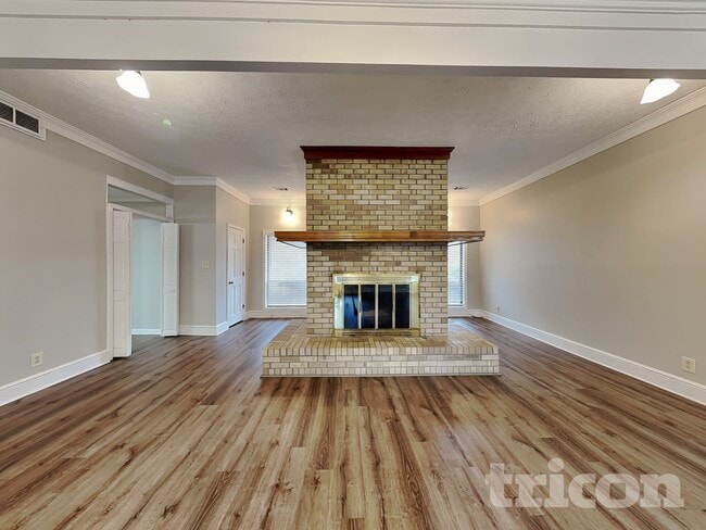 Building Photo - 3944 River Dr SW