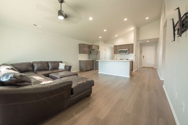 Building Photo - New North Nampa Home for Rent