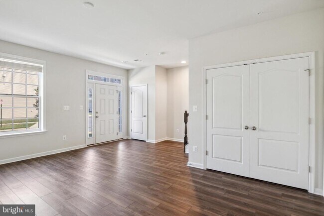 Building Photo - 3024 Osprey Way N