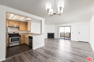 Building Photo - 6212 Fulton Ave