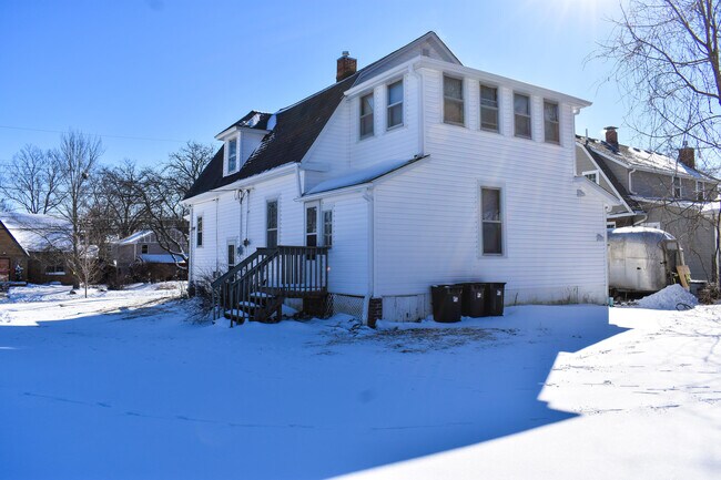 Foto del edificio - 21 Anderson Ave