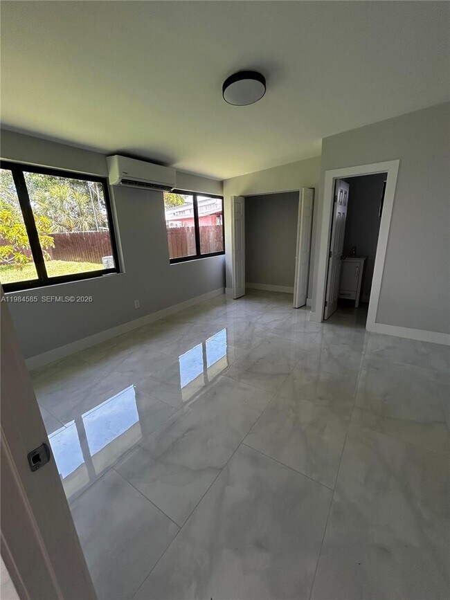 Foto del edificio - 801 NW 35th Ave