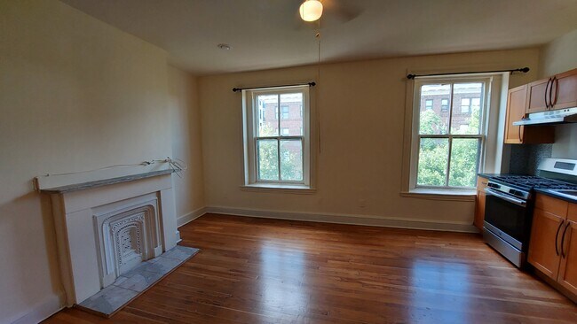Foto del edificio - 1004 M St NW