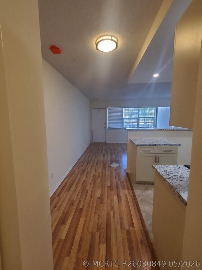 Foto del edificio - 5203 NE 24th Terrace
