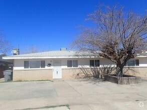 Building Photo - 4931 Maxwell Ave