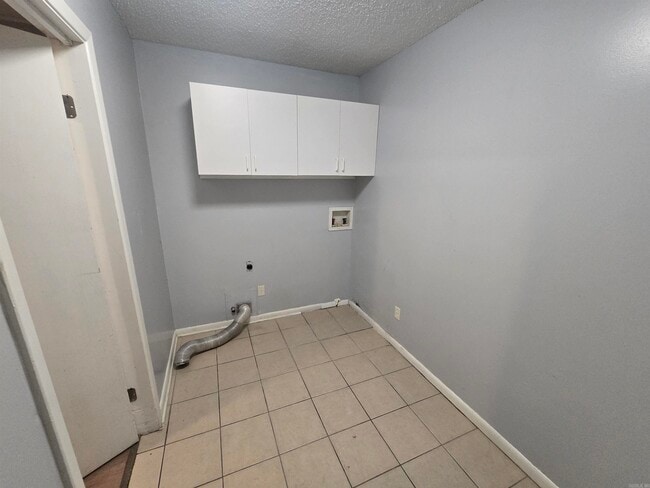 Building Photo - 10318 Independence Ln