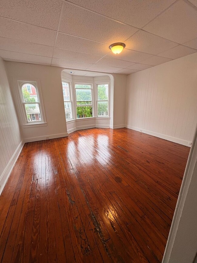 Foto del edificio - Spacious 3-Bedroom Apartment – West End of York City!