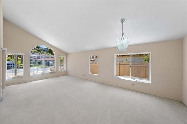 Building Photo - 4930 Frazee Rd