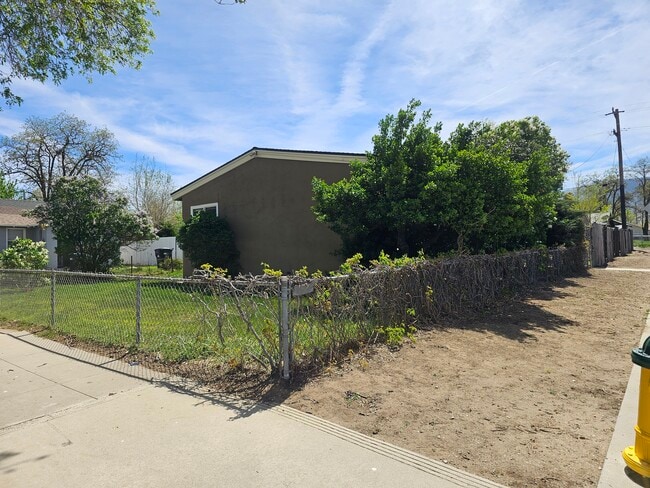 Building Photo - 228 W E St