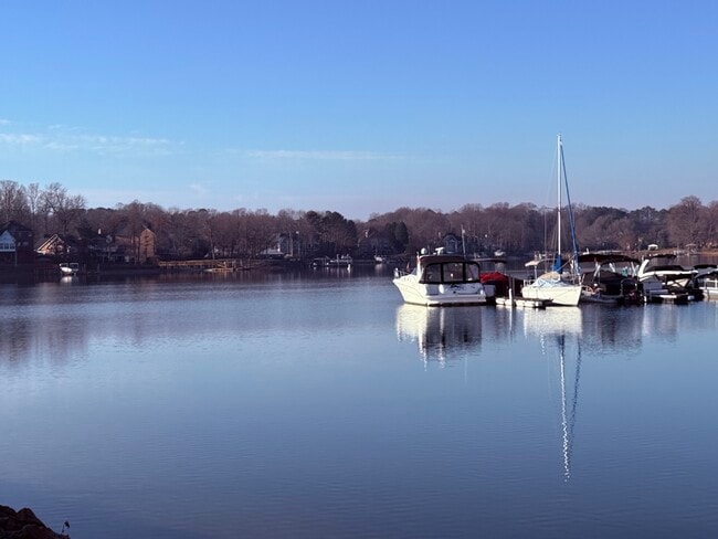 Building Photo - 1133 Torrence Cir