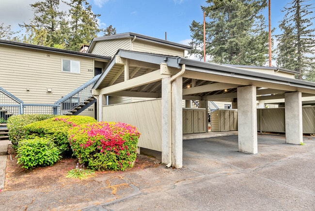 305 Country Club Rd Unit 305 Country Club, Eugene, OR 97401 - Condo for
