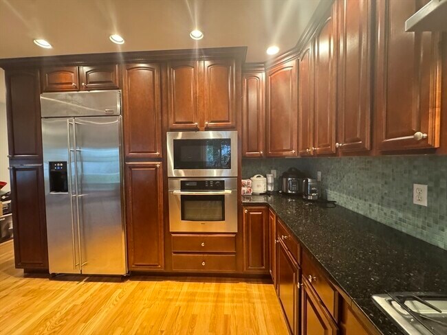 Foto del edificio - 44 Rockridge Rd